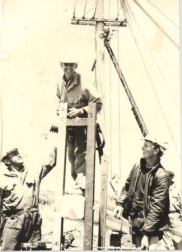 Erecting new power lines to Waitarere Beach, 1970 - Resource cover image