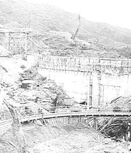 Tokomaru (Arapeti) Dam nearing completion, 1924