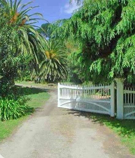 Moutoa Estate entrance