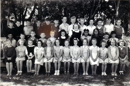 Class photo of Std. 2 pupils (unidentified), Shannon School, 1948