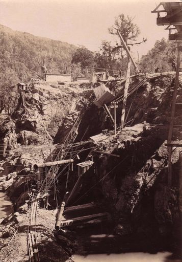 Collapsed crane at No.1 Dam, Mangahao, 18 December 1926 - Resource cover image