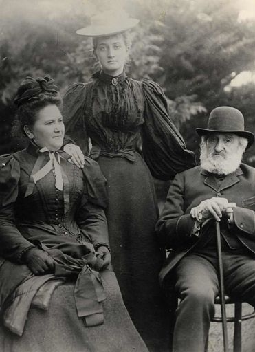 Mrs A Collins, Miss A Collins and T U Cook