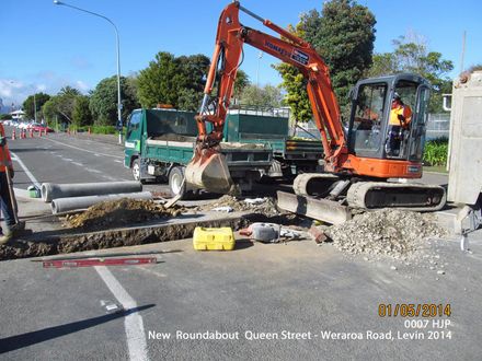 New  Roundabout  Queen Street - Weraroa Road Levin 2014  0007jpg