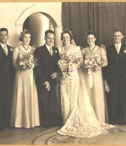 Wedding party - Lorna (nee Ransom) and Steve Poupard, 1941