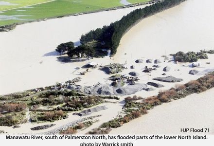 Flood 71 Manawatu River, south of Palmerston North, has flooded parts of the lower North Island. photo by Warrick smith
