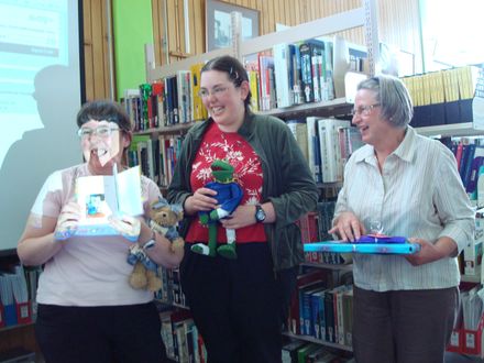 Pic 'n' post - the new team game - Resource cover image