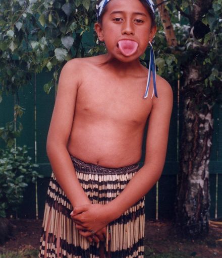 Dempsey Taueki, Foxton School Kapahaka member, 1995