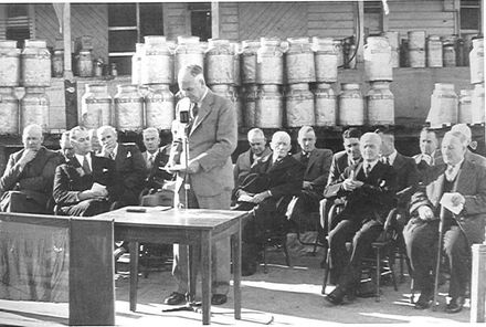 Duncan Guy opening Dairy Factory, Levin