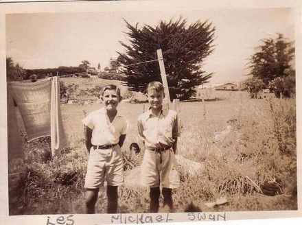 Les Judd and Michael swan, c.1948 - Resource cover image