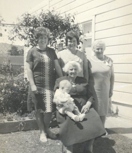 5 generations of the Kilmister Family, Shannon