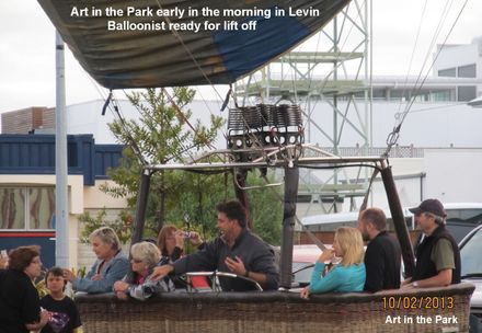 IMG_1965 Art in the Park early in the morning in Levin