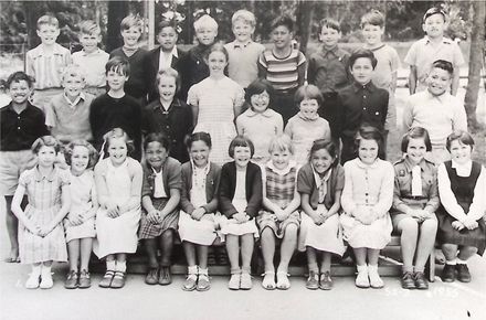 Poroutawhao School Standard 2-3 Class Photo 1955 - Resource cover image