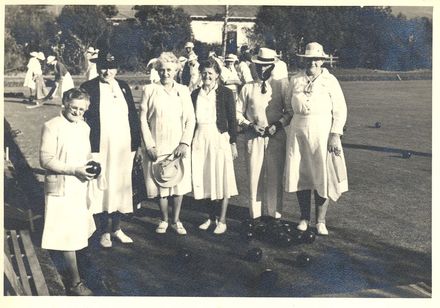 Mr & Mrs Lett with group of unidentified women bowlers - Resource cover image