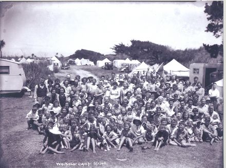 Waikanae Camp, large group of families gathered for photograph, 1946