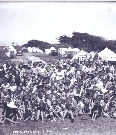 Waikanae Camp, large group of families gathered for photograph, 1946