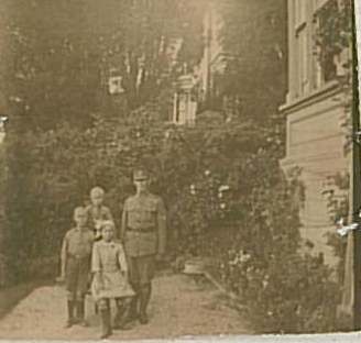 09i Bert's return from war. Fernhill, Wellington 1911 - Resource cover image