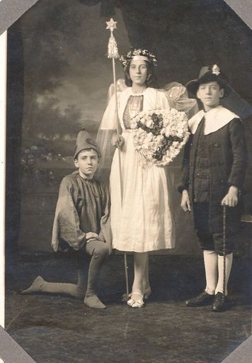 Three players (actors) c1914-18? - Resource cover image