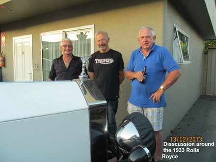 IMG_2070 Disscussion around the 1933 Rolls Royce