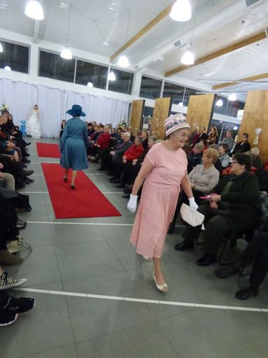 Heritage Old Fashion Parade - 1960s Dot