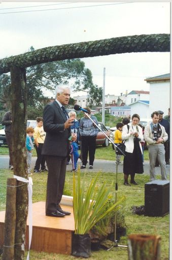 Sir Paul Reeves opening flax walk - Resource cover image