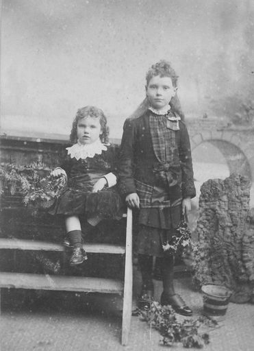 Effie and Evelyn McCulloch (sisters), 1892-94