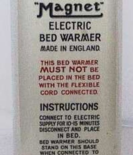 Electric bed warmer