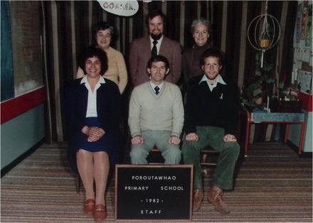 Poroutawhao School Staff Photo 1982
