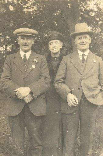 Blackwood, Mothers aunt. - Resource cover image