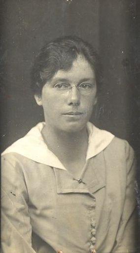 Dolly McCulloch. - Resource cover image