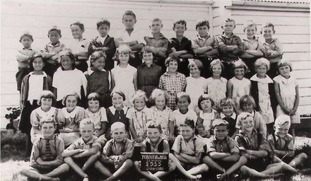 Poroutawhao School Juniors Class Photo 1935