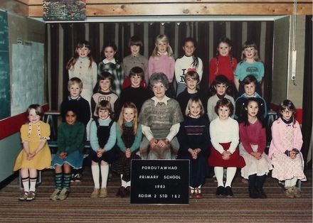 Poroutawhao School Standard 1-2 Class Photos 1983