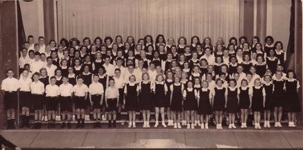 Combined school choir's of Foxton, Shannon, Opiki and Tokomaru, 1947