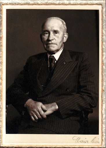 Mr C.S. Keedwell, Chairman, 1951 - 1959
