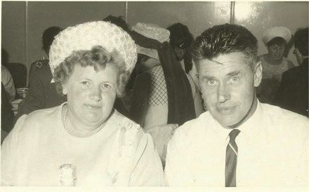 Gordon and Shirl 1971 - Resource cover image