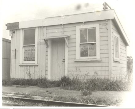 Manakau Railway Station before demolition