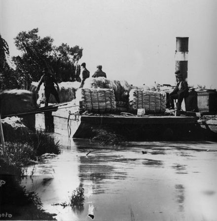 Loading Hemp at Foxton