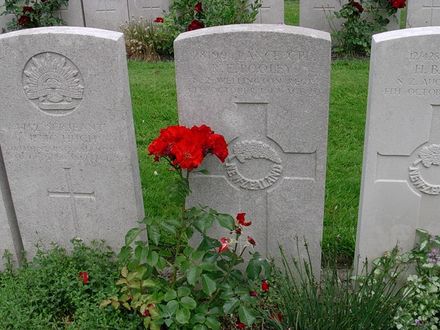 Reginald Eric POOLEY headstone