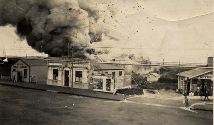 Shipping Co Fire, Main Street Foxton