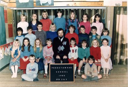 Poroutawhao School Standard 2-3 Class Photo 1985 - Resource cover image