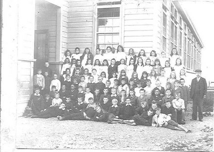 Levin School Pupils 1908