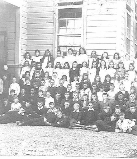 Levin School Pupils 1908