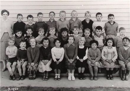 Poroutawhao School Junior Class Photo 1960
