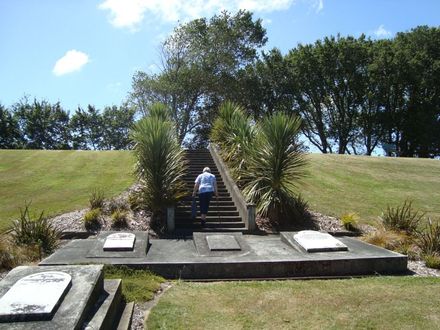 Headstones in Ihakara Gardens, Foxton - Resource cover image