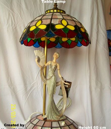 Art Deco lady with fan Table lamp