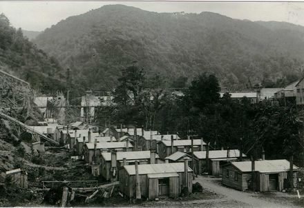 Another view of workers accommodations at Upper Mangahao Dam (?), 1923