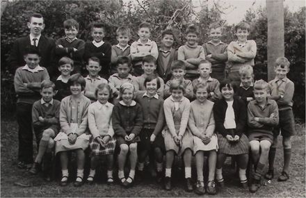 Poroutawhao School Standards 3-5 Class Photo 1965