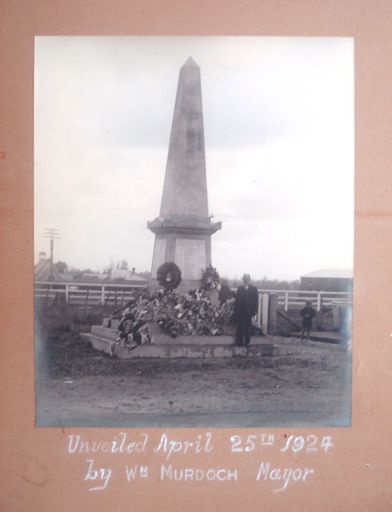 Mr William Murdoch (mayor) on steps of Shannon War Memorial, Anzac Day 1924