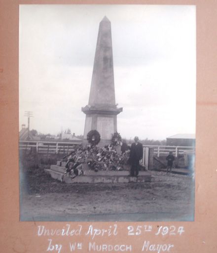 Mr William Murdoch (mayor) on steps of Shannon War Memorial, Anzac Day 1924