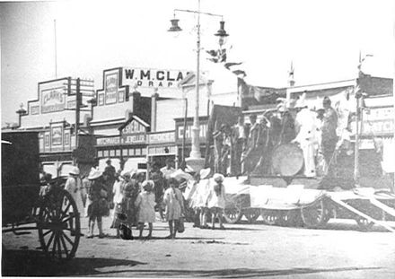 Peace Parade, Oxford St., Levin, 1918