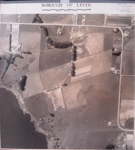 Aerial survey photograph (Levin)